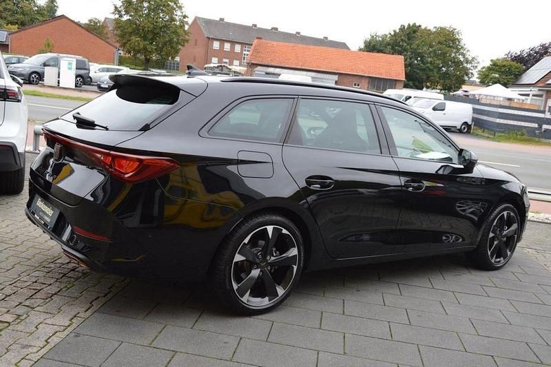 Second-hand Cupra Leon 150 CP (110 kW) 2024 Negru Berlinǎ