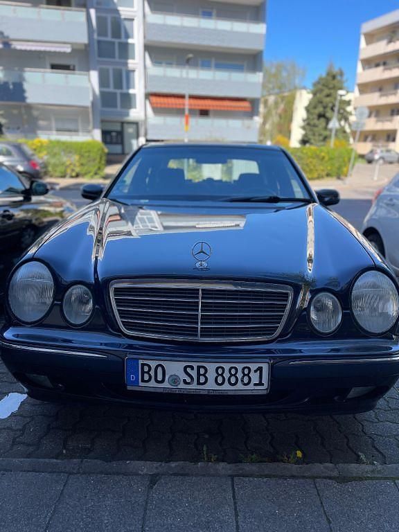 Second-hand Mercedes 240 170 CP (125 kW) 2000 Albastru Berlinǎ