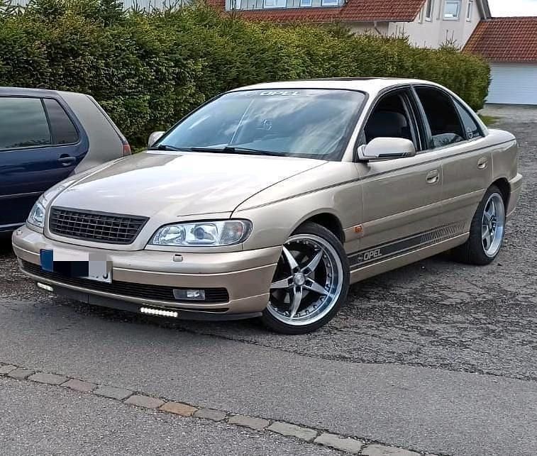 Gold Gebraucht 2000 Opel Omega Limousine | 1.900 € (Fairer Preis) - Bild 1/4