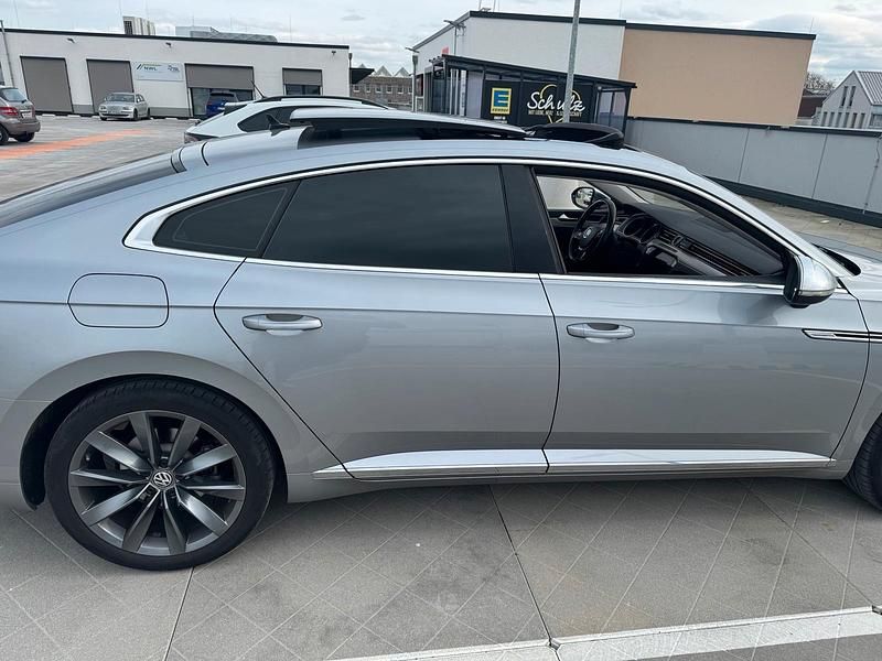 Gebraucht VW Arteon Elegance 190 PS (139 kW) 2018 Silber Kleinwagen