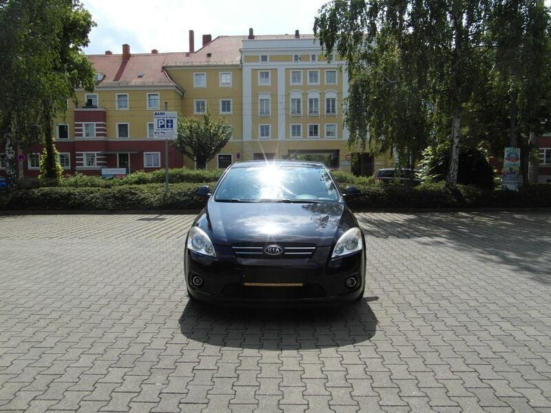 Schwarz Gebraucht 2008 Kia Ceed Limousine | 2.200 € (Guter Preis) - Bild 1/4