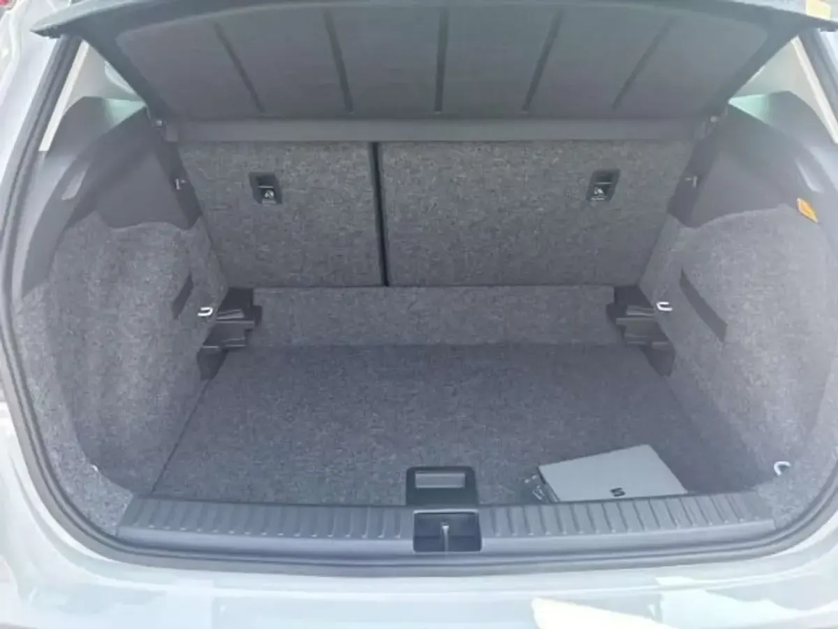 Gebraucht Seat Arona 116 PS (85 kW) 2026 Weiss/midnight schwarz SUV