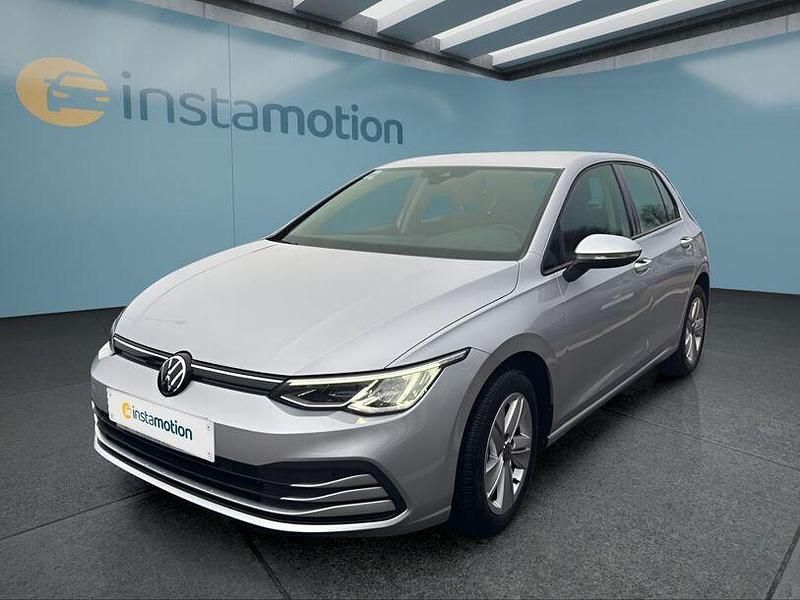 Gebraucht VW Golf VIII 131 PS (96 kW) 2023 Silber Kleinwagen