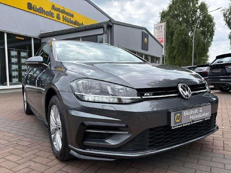 Indiumgrau metallic Gebraucht 2020 VW Golf VIII R-line Kombi | 21.650 € (Superpreis) - Bild 1/4