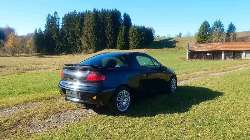 Gebraucht Opel Tigra 106 PS (77 kW) 1999 Schwarz Kleinwagen