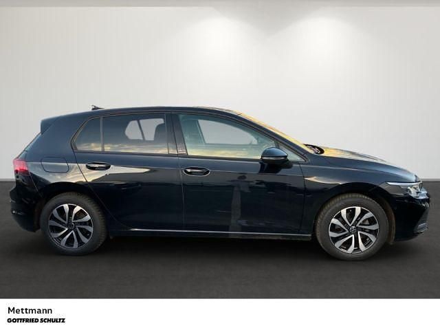 Gebraucht VW Golf VIII Active 150 PS (110 kW) 2022 Deep black perleffekt Limousine