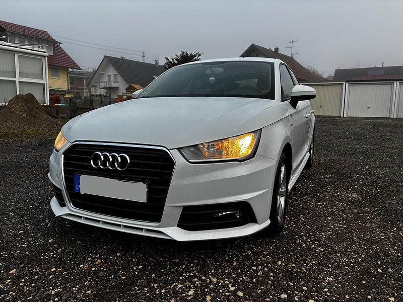 Weiß Gebraucht 2015 Audi A1 S-Line Kleinwagen | 9.000 € (Guter Preis) - Bild 1/4