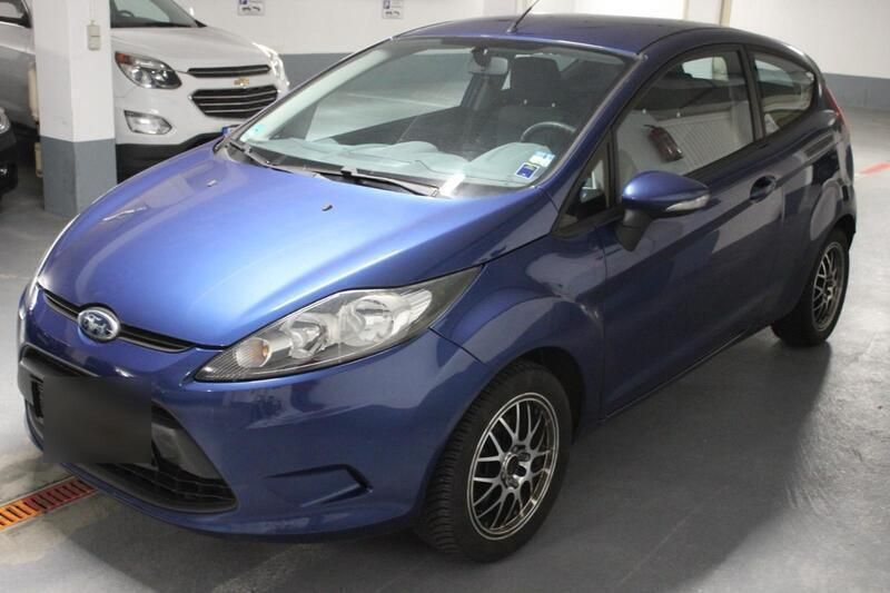 Blau Gebraucht 2010 Ford Fiesta Kleinwagen | 3.999 € - Bild 1/4