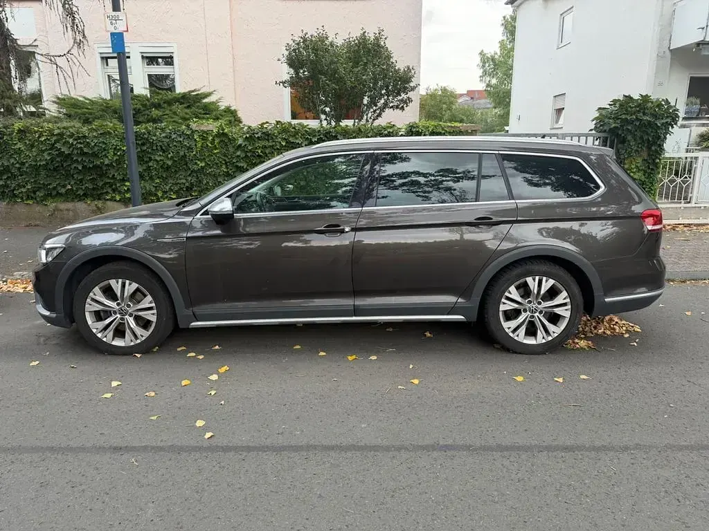 Gebraucht VW Passat Alltrack 190 PS (139 kW) 2019 Braun Kombi