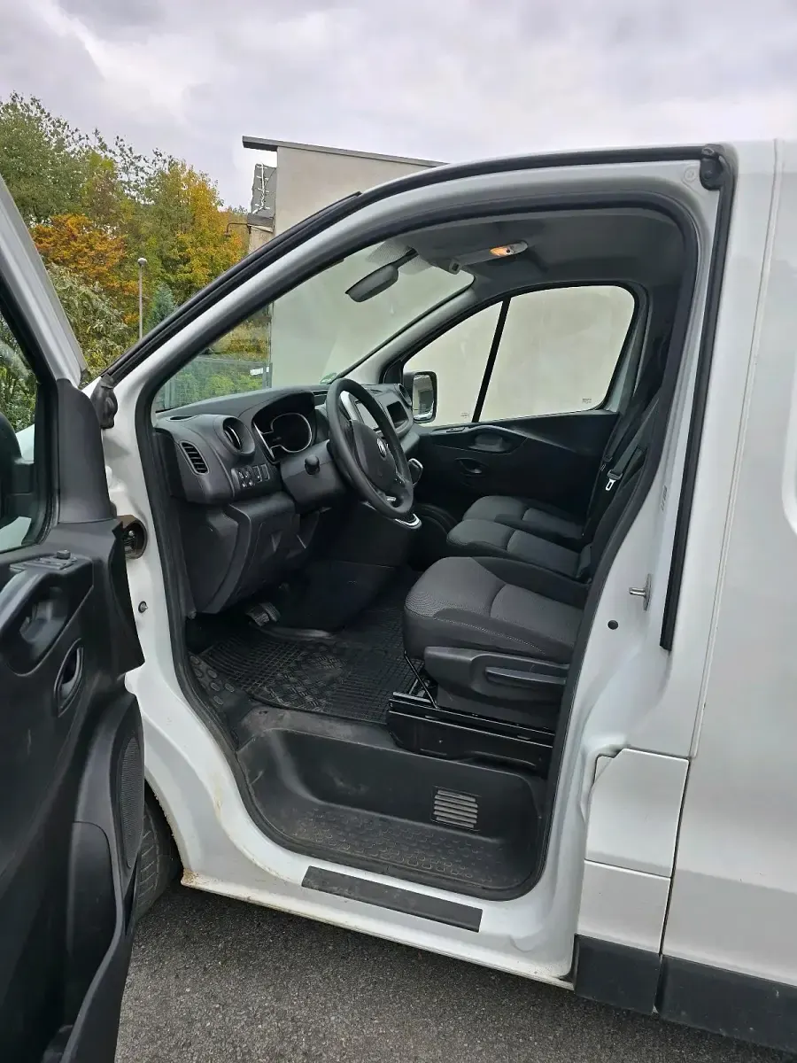 Gebraucht Renault Traffic 145 PS (106 kW) 2021 Weiß Limousine
