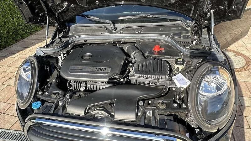 Second-hand Mini ONE 102 CP (75 kW) 2018 Negru Hatchback