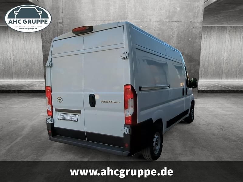 Gebraucht Toyota Proace 141 PS (103 kW) 2024 Icy white Van / Kleinbus