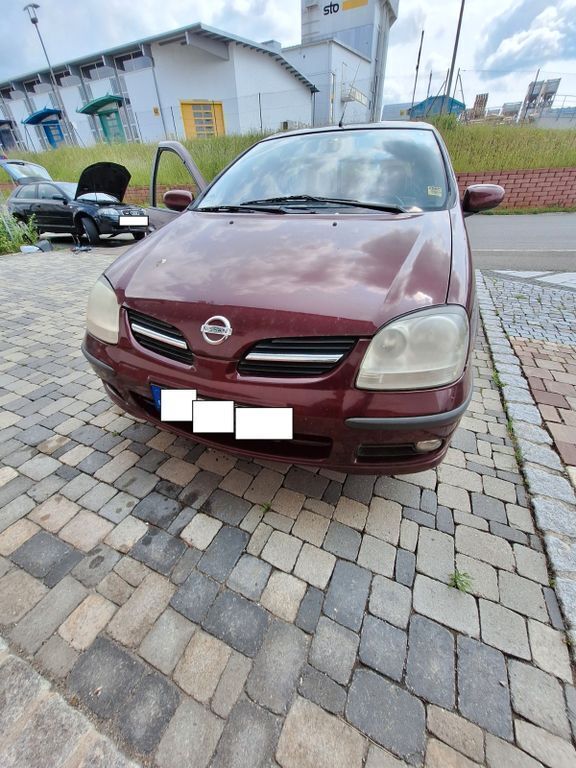 Rot Gebraucht 2004 Nissan Almera Tino Van / Kleinbus | 600 € (Superpreis) - Bild 1/4