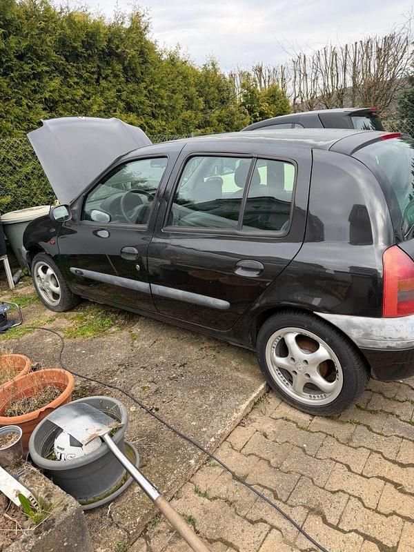 Gebraucht Renault Clio II 75 PS (55 kW) 2001 Schwarz Limousine