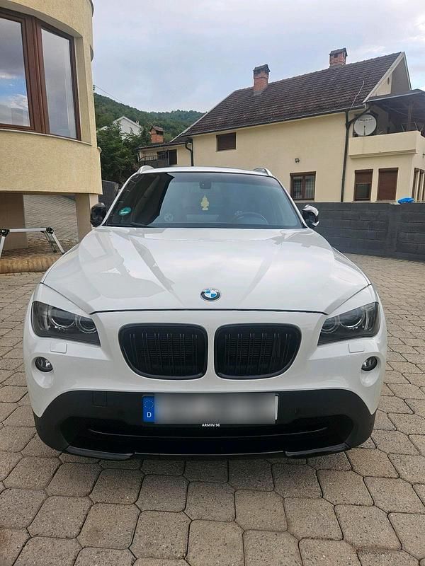 Weiß Gebraucht 2010 BMW X1 SUV | 6.000 € (Superpreis) - Bild 1/4