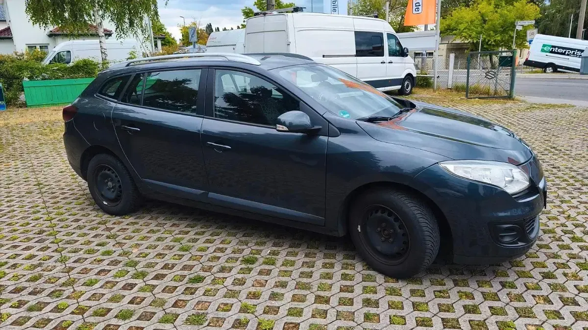 Gebraucht Renault Mégane GrandTour Expression 110 PS (80 kW) 2013 Schwarz Kombi