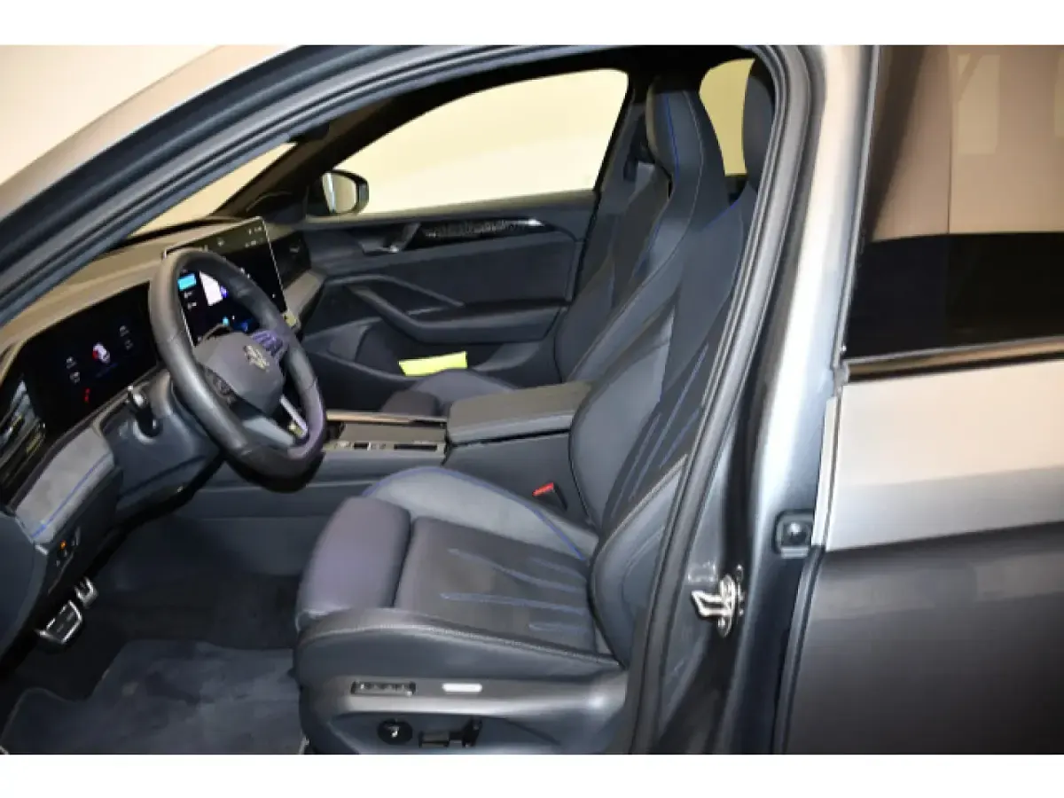 Gebraucht VW Passat IQ Drive 177 PS (130 kW) 2025 Kombi