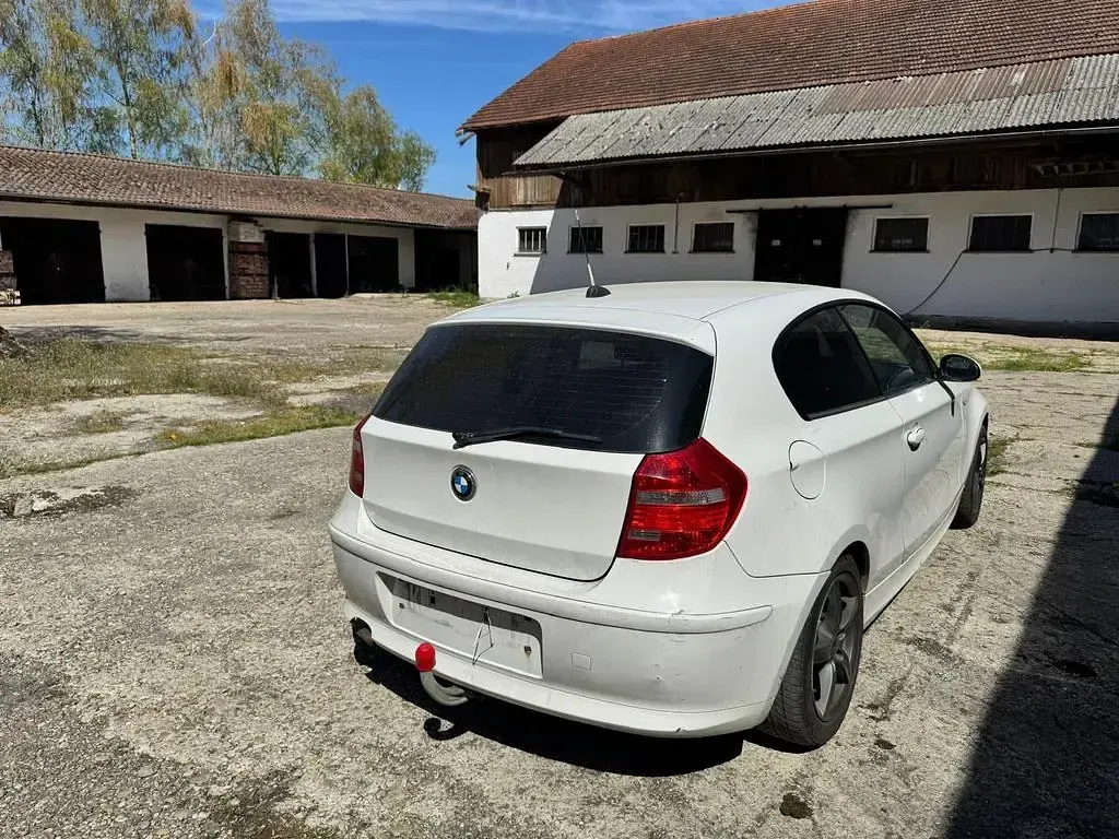 Gebraucht BMW 116 122 PS (89 kW) 2009 Weiß Kleinwagen
