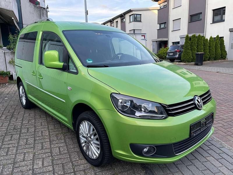 Grün Gebraucht 2015 VW Caddy Edition Van / Kleinbus | 8.999 € (Guter Preis) - Bild 1/4
