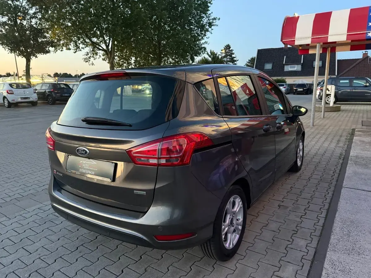 Gebraucht Ford B-MAX Colourline 101 PS (74 kW) 2017 Grau Van / Kleinbus