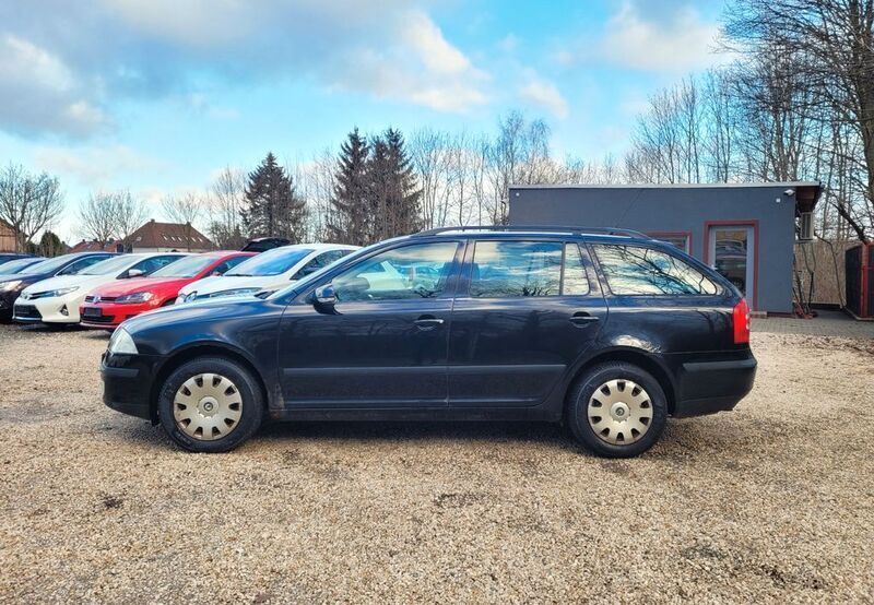 Gebraucht Skoda Octavia Ambiente 116 PS (85 kW) 2008 Schwarz Kombi