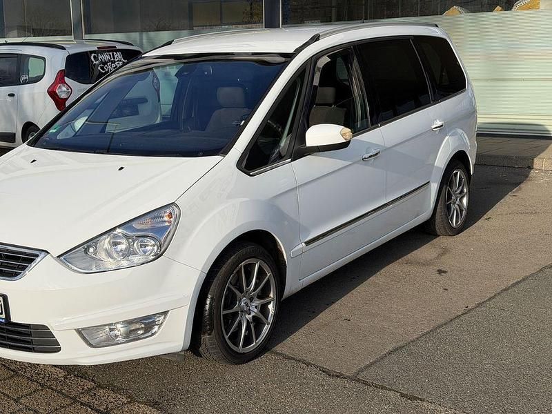 Gebraucht Ford Galaxy Titanium 163 PS (119 kW) 2011 Weiß Van / Kleinbus