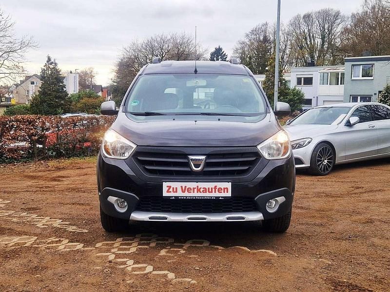 Gebraucht Dacia Dokker Stepway 116 PS (85 kW) 2017 Perlmuttschwarz Van / Kleinbus