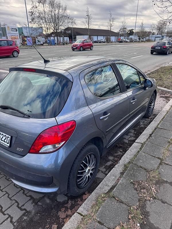 Gebraucht Peugeot 207 95 PS (69 kW) 2010 Limousine