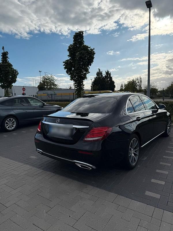 Gebraucht Mercedes E200 150 PS (110 kW) 2017 Schwarz Limousine