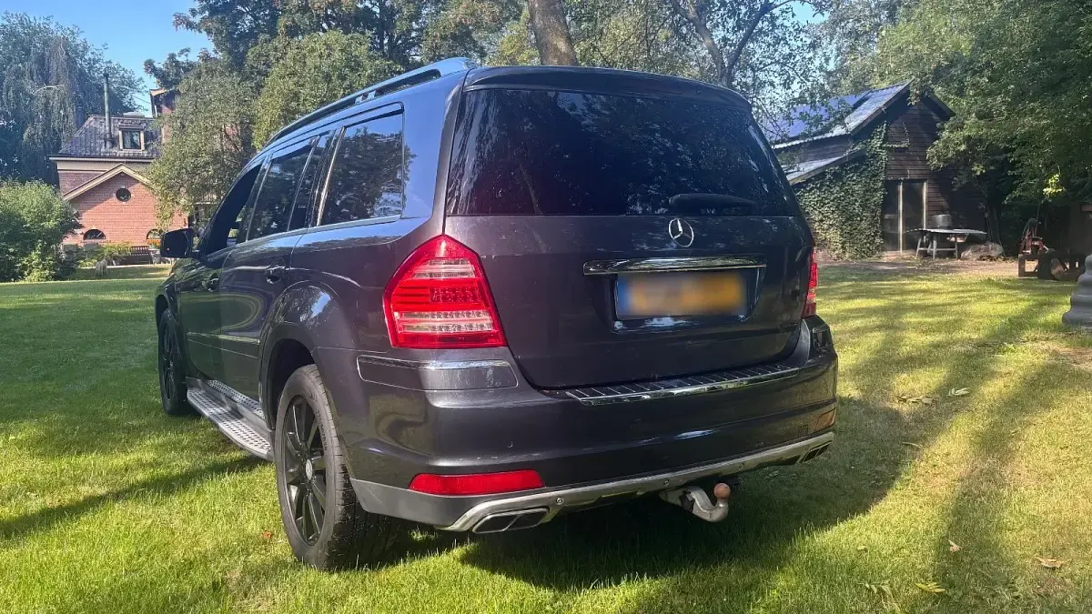 Gebraucht Mercedes GL350 Edition 211 PS (155 kW) 2011 Grau SUV