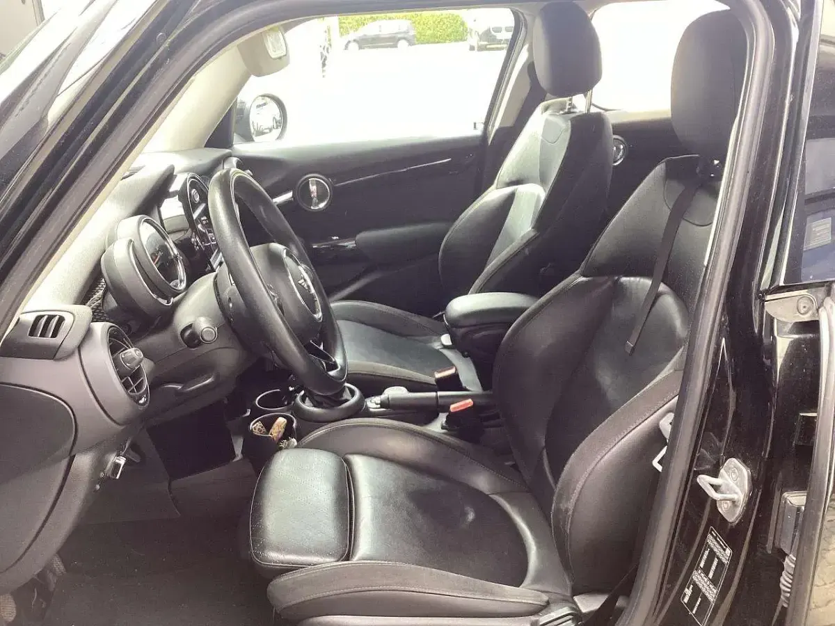 Gebraucht Mini Cooper S 192 PS (141 kW) 2019 Midnight black metallic Kleinwagen