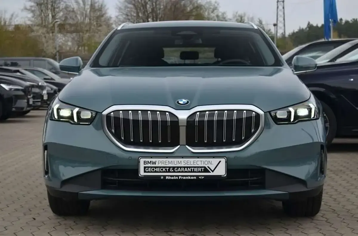 Second-hand BMW 520 197 CP (144 kW) 2025 Verde Break