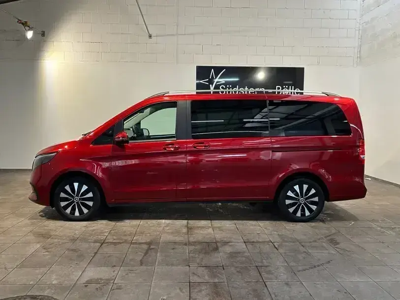Gebraucht Mercedes V250 190 PS (139 kW) 2024 Rot Van / Kleinbus
