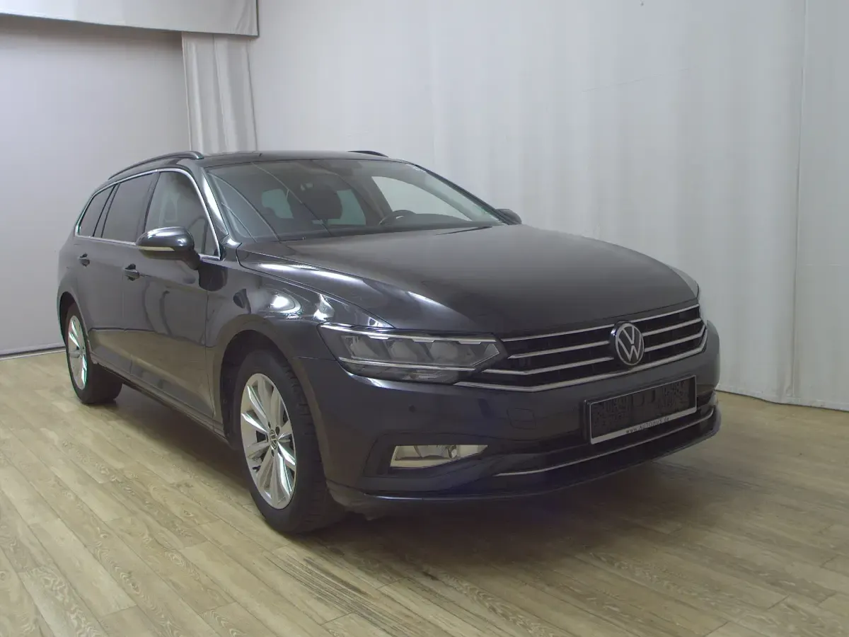 Gebraucht VW Passat Business 150 PS (110 kW) 2023 Grau Kombi