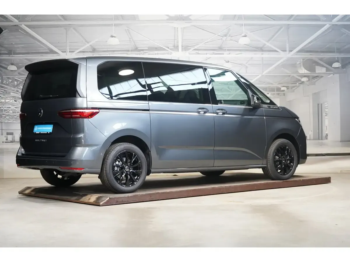 Second-hand VW Multivan Style 150 CP (110 kW) 2025 Monovolum