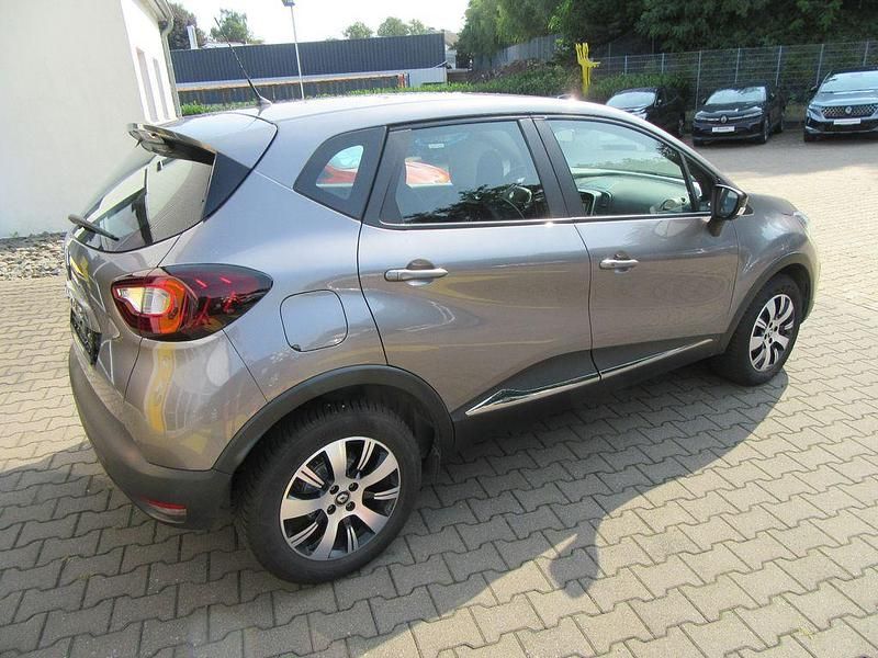 Gebraucht Renault Captur Experience 90 PS (66 kW) 2017 Grau SUV