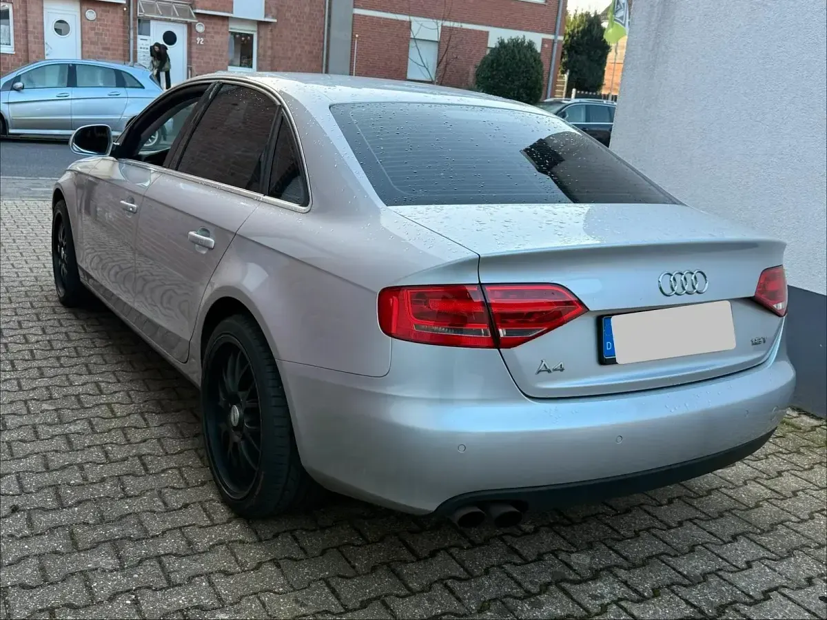 Gebraucht Audi A4 Ambiente 160 PS (117 kW) 2008 Silber Limousine