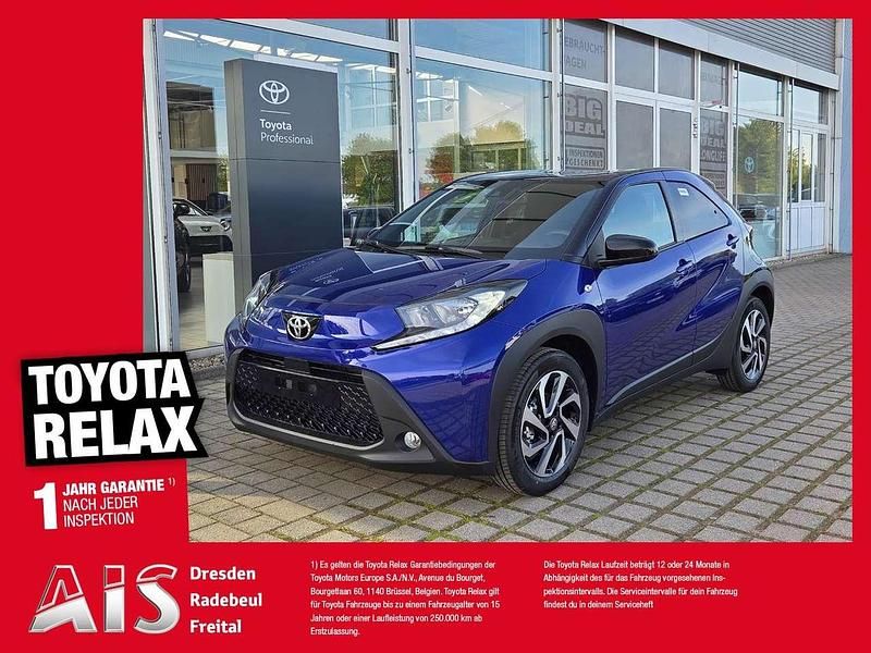 Neu Toyota Aygo X 72 PS (52 kW) 2025 Juniper blue / night sky black SUV