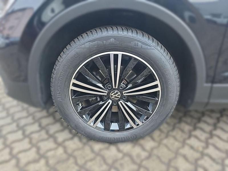 Gebraucht VW Tiguan Active 150 PS (110 kW) 2021 Deep black perleffekt (metallic) SUV
