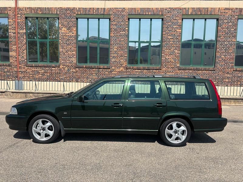 Gebraucht Volvo V70 Plus 140 PS (102 kW) 2000 Grün Kombi