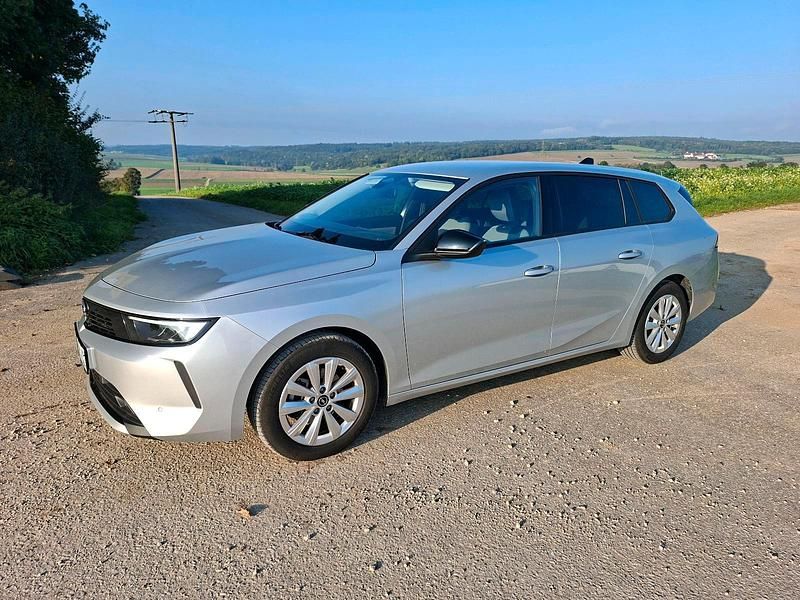 Silber Gebraucht 2023 Opel Astra Kombi | 18.500 € (Superpreis) - Bild 1/4