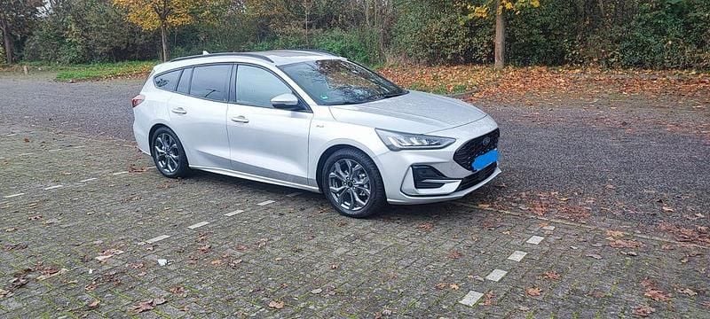 Gebraucht Ford Focus ST-Line 125 PS (91 kW) 2024 Grau Limousine