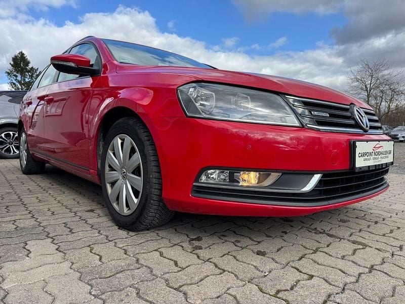 Gebraucht VW Passat Trendline 105 PS (77 kW) 2012 Rot Kombi
