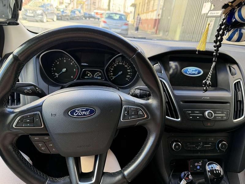 Gebraucht Ford Focus Business Edition 120 PS (88 kW) 2017 Weiß Kleinwagen