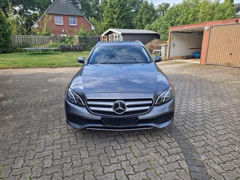 Gebraucht 2018 Mercedes E220 Kombi | 25.850 € (Etwas zu teuer) - Bild 1/4