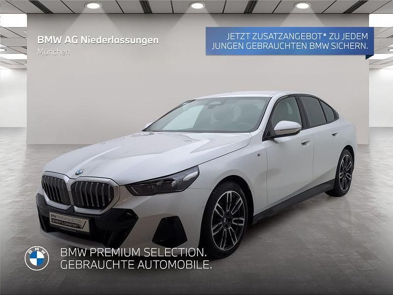 Weiß Gebraucht 2024 BMW 520 Comfort Edition Limousine | 47.310 € (Superpreis) - Bild 1/2