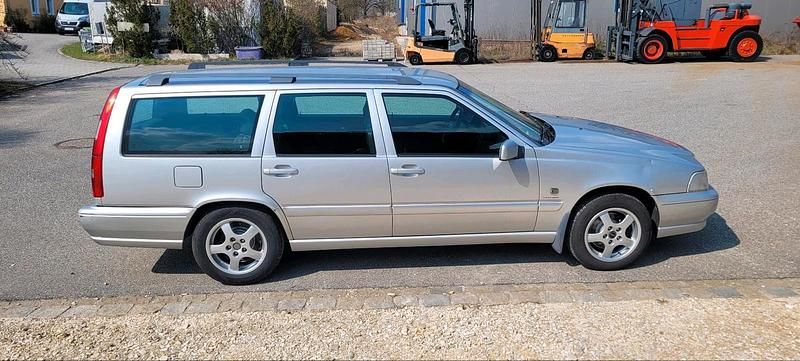 Gebraucht Volvo V70 140 PS (102 kW) 2000 Silber Kombi