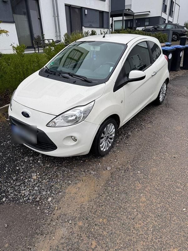Gebraucht Ford Ka Titanium 69 PS (50 kW) 2012 Weiß Kleinwagen