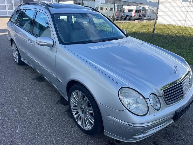 Silber Gebraucht 2005 Mercedes E350 Kombi | 7.999 € (Fairer Preis) - Bild 1/4
