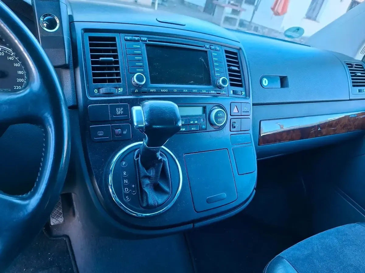 Używany VW T5 Highline 174 KM (127 kW) 2006 Andere farben Van